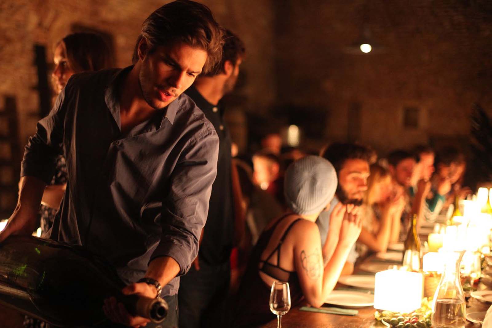 浓情酒乡剧照的剧照