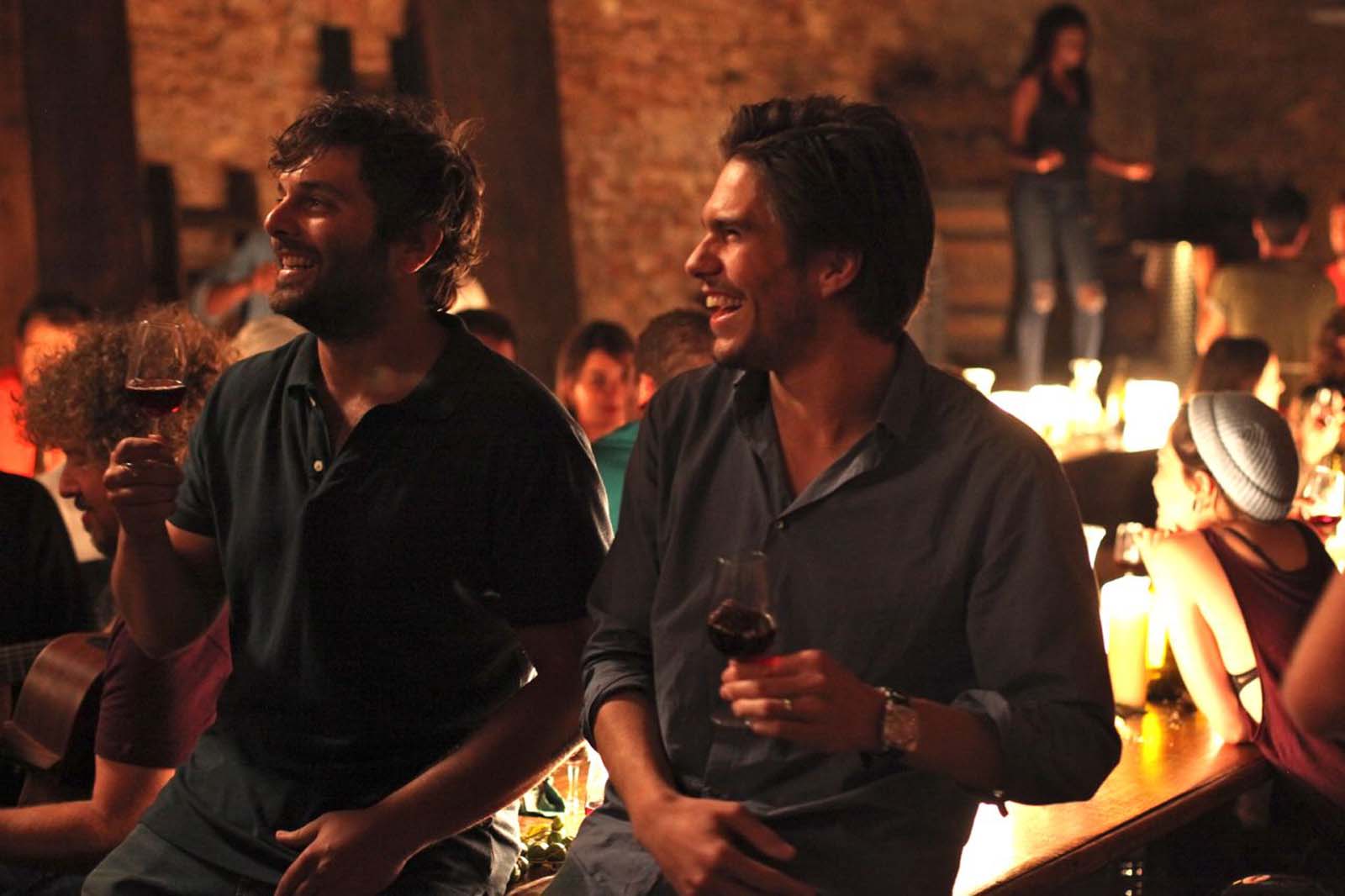 浓情酒乡剧照的剧照