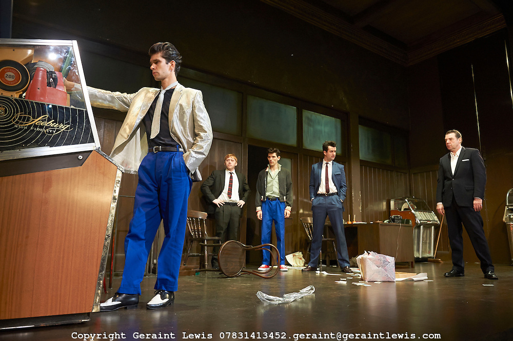 魔咒剧照的剧照