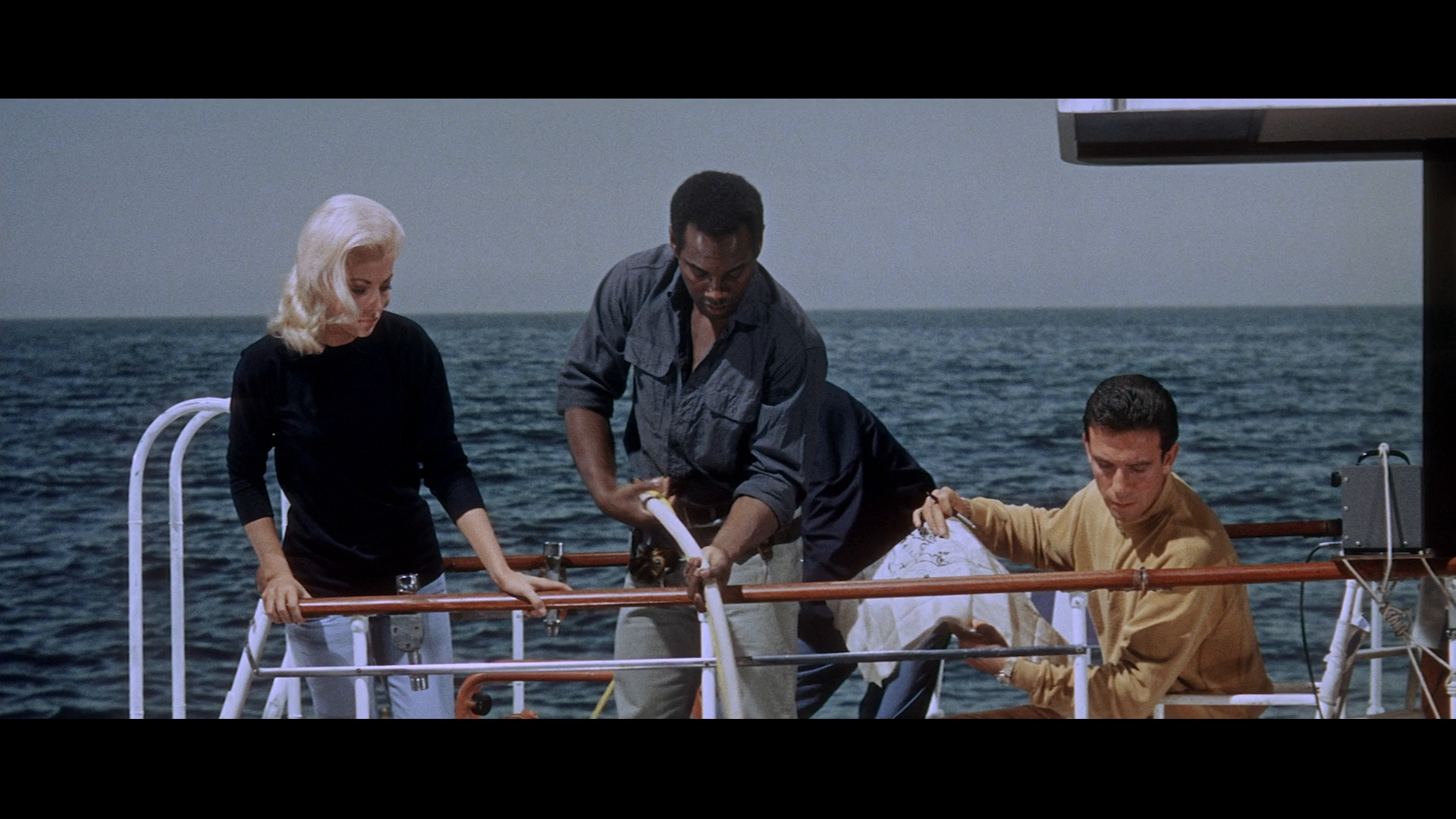 突袭皇后号剧照的剧照