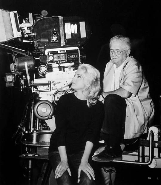 突袭皇后号剧照的剧照