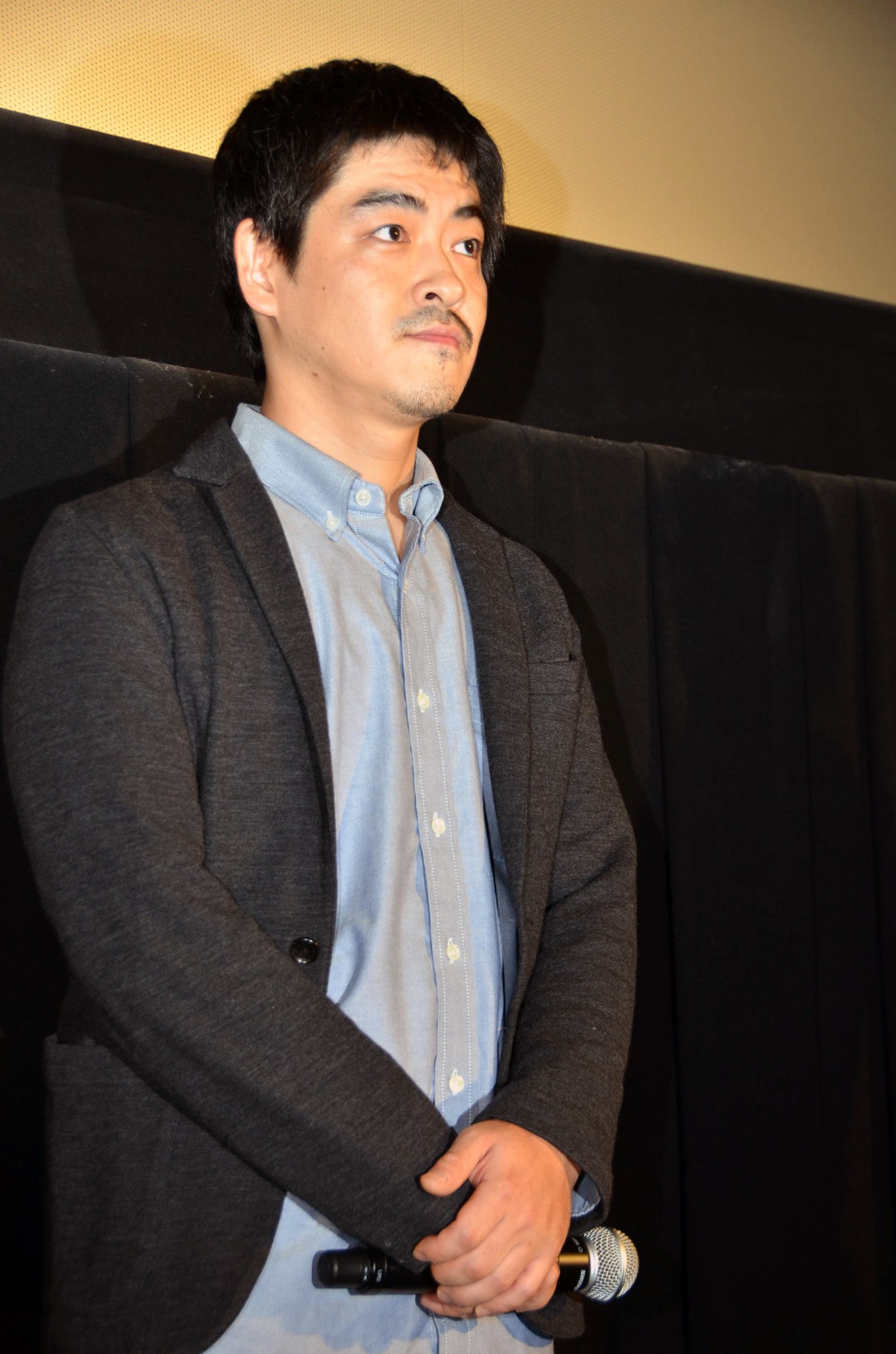 去见瀑布剧照的剧照