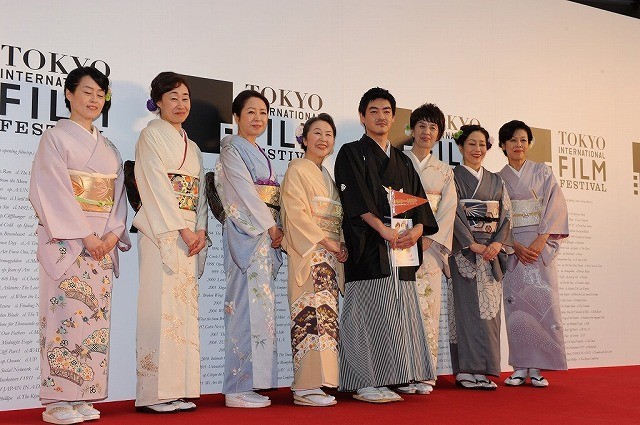 去见瀑布剧照的剧照