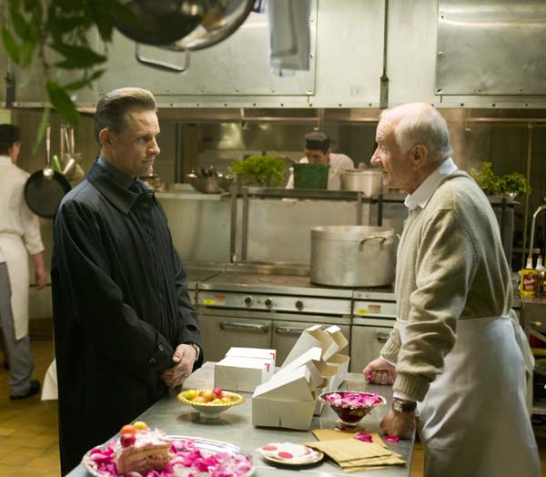 东方的承诺剧照的剧照