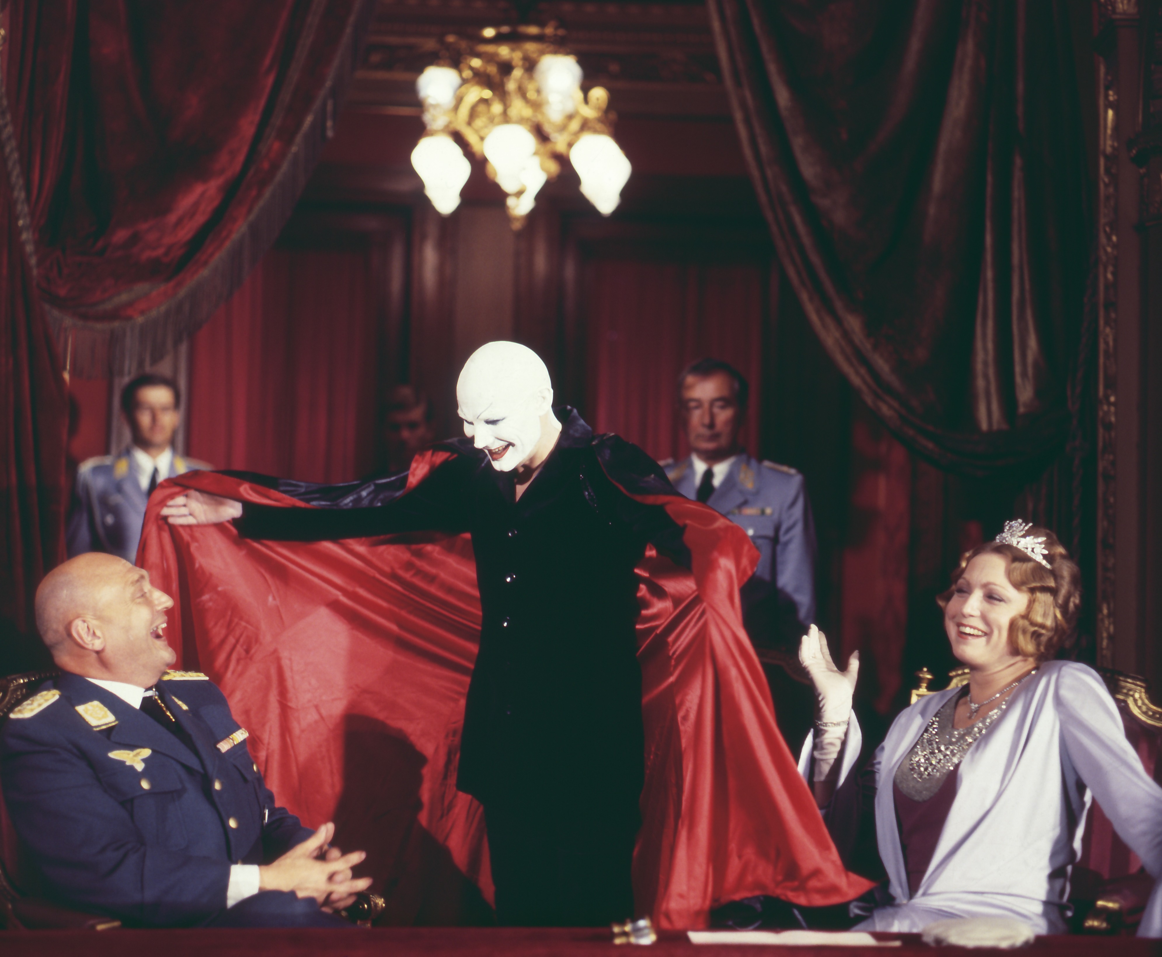 靡菲斯特剧照的剧照