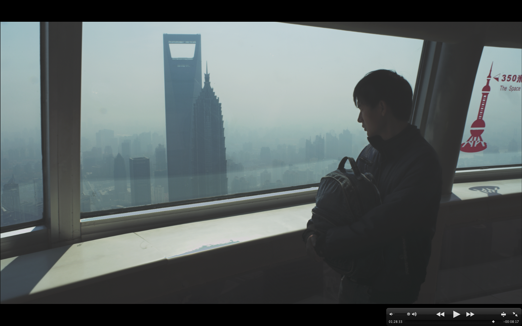 这里，那里剧照的剧照