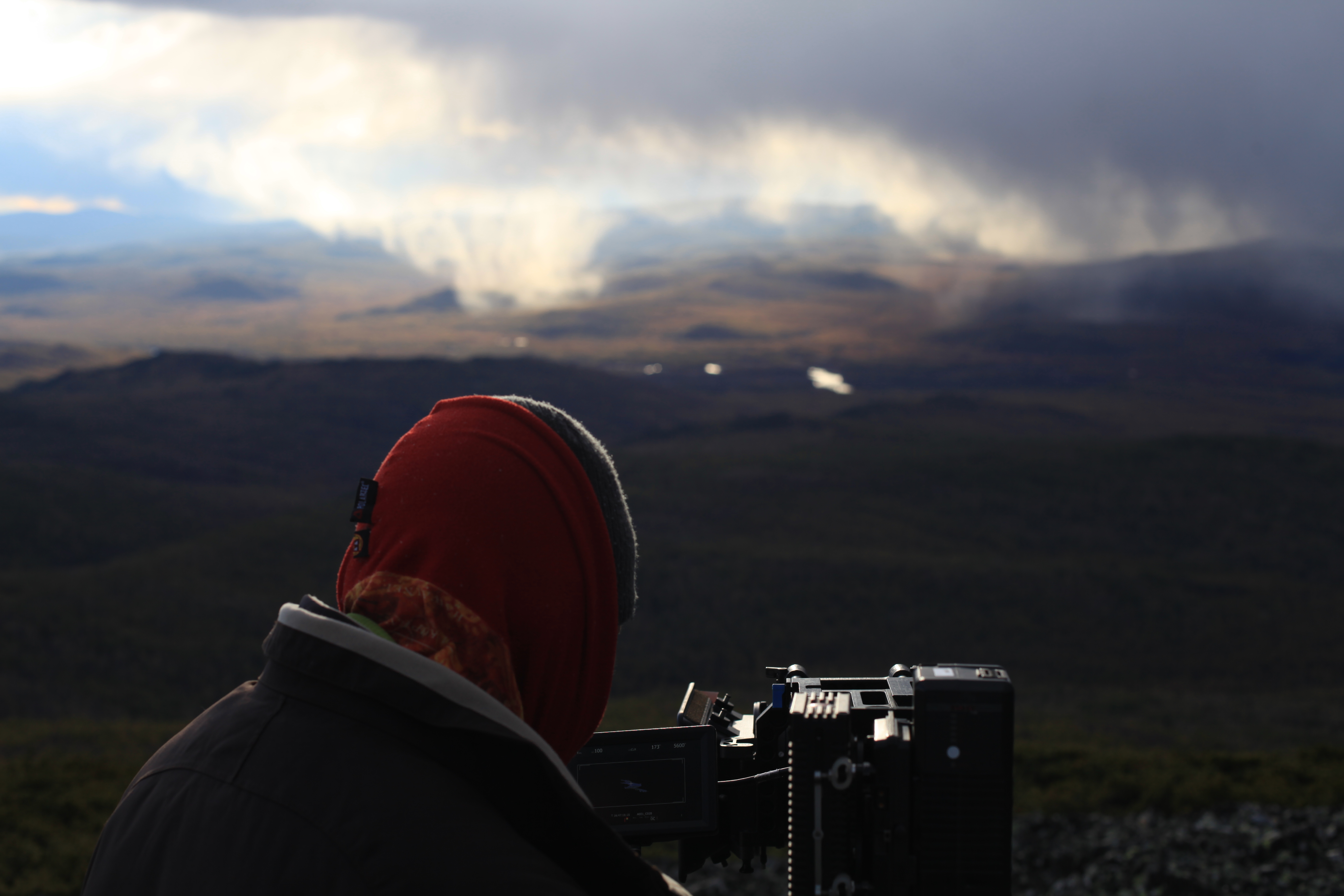 这里，那里剧照的剧照
