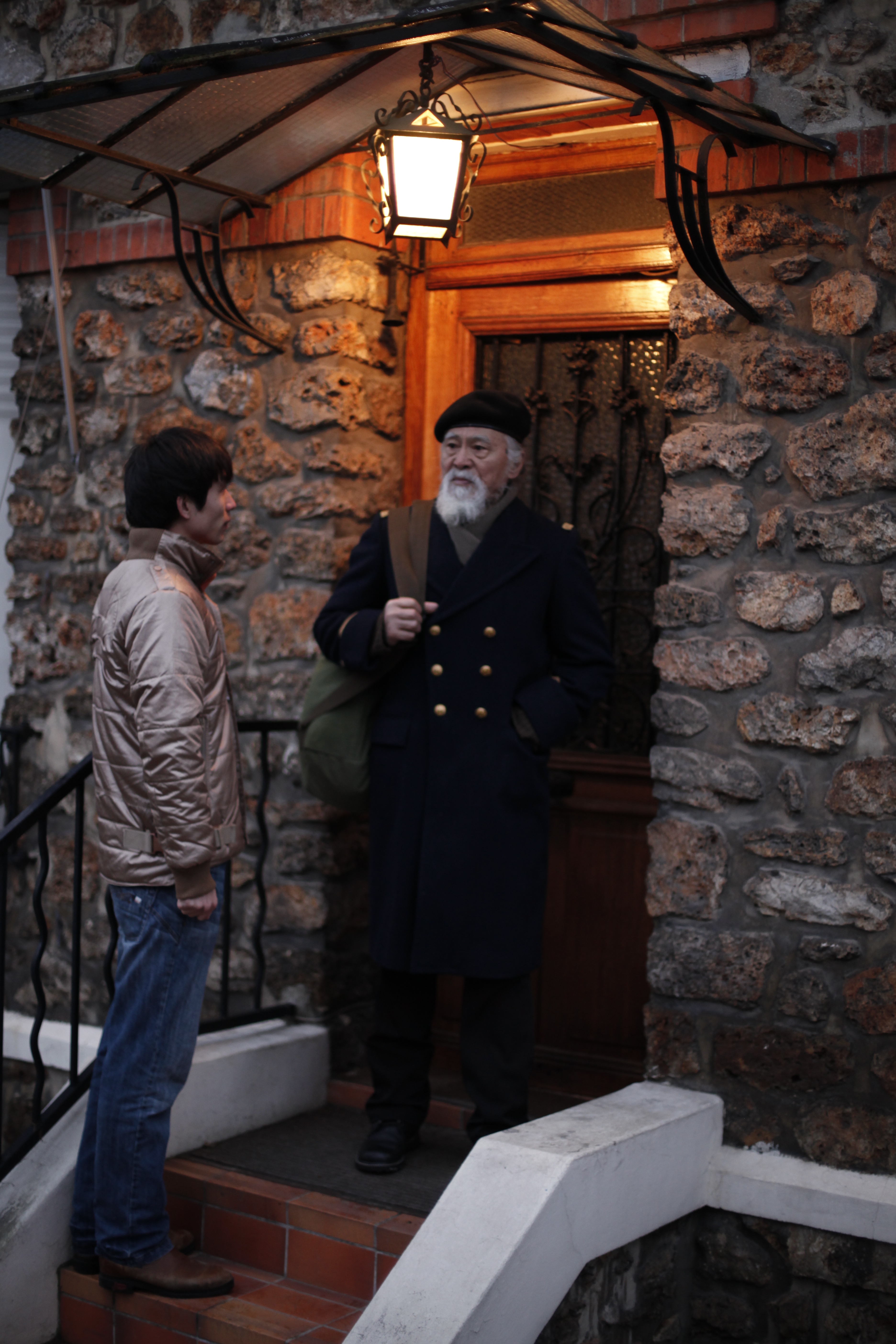 这里，那里剧照的剧照