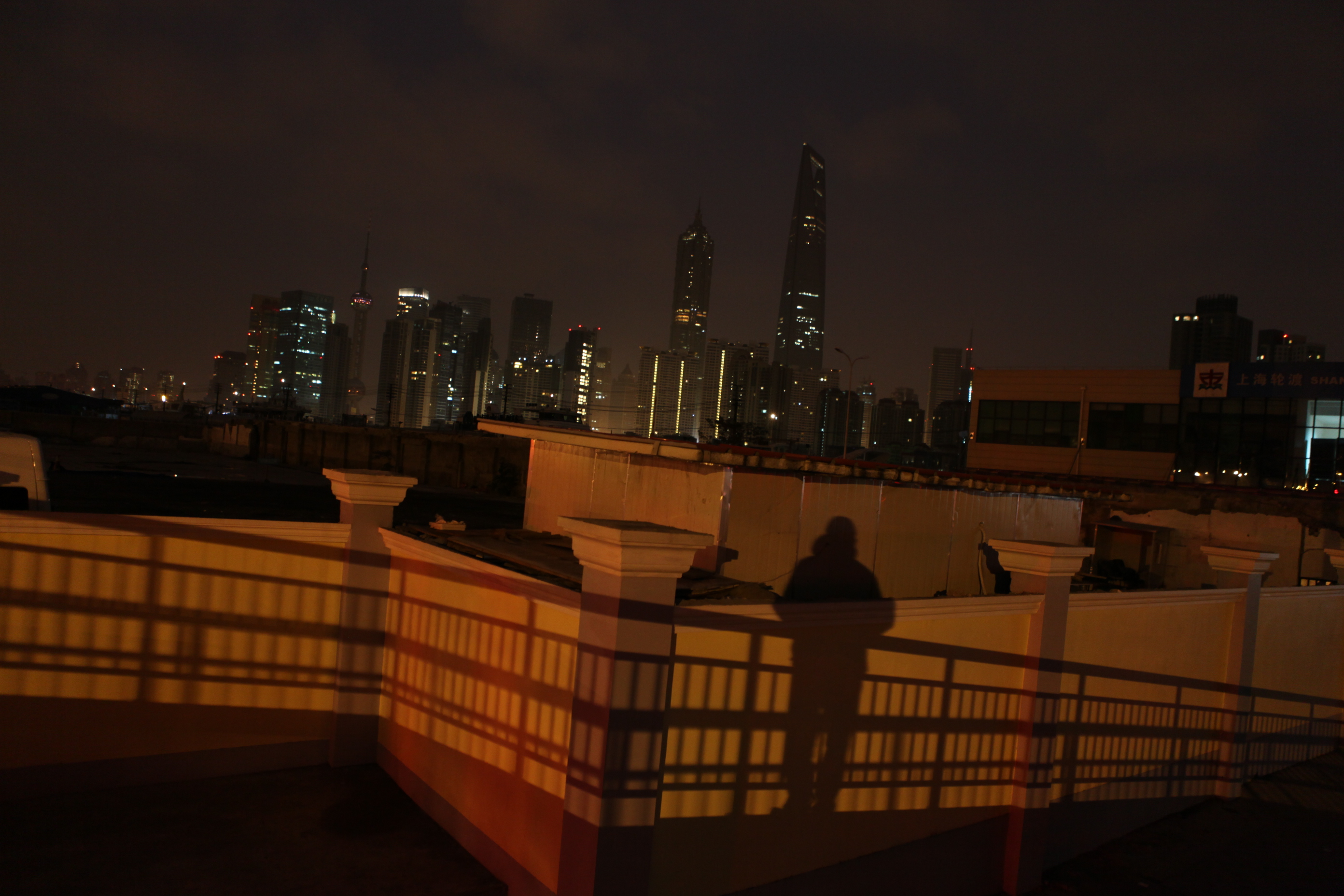 这里，那里剧照的剧照