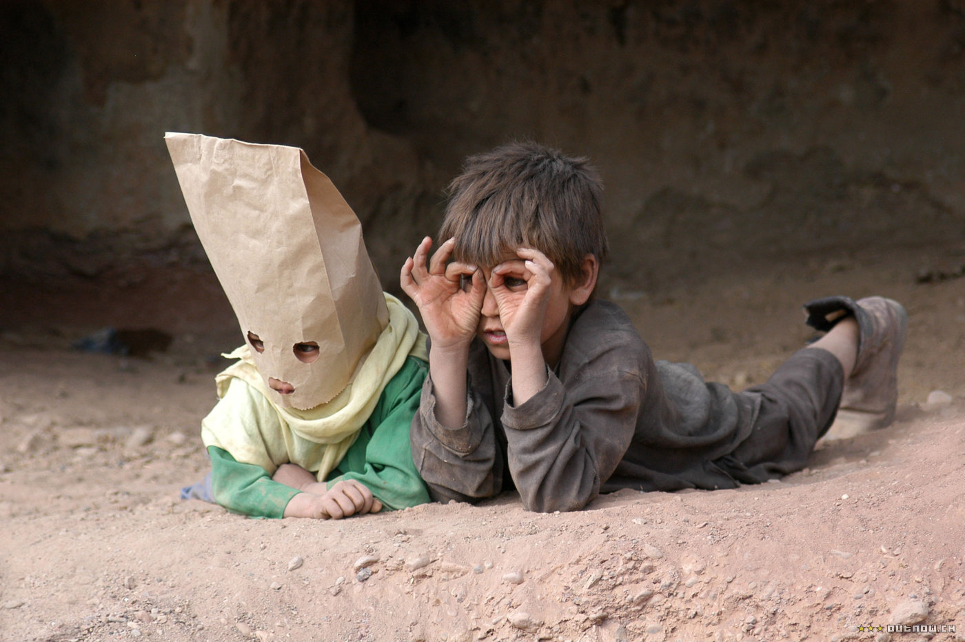 佛在耻辱中倒塌剧照的剧照