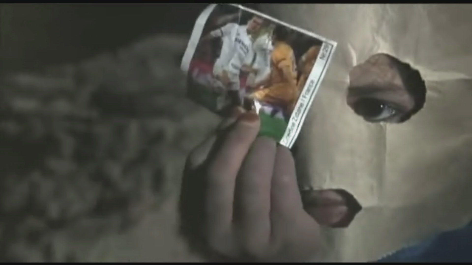 佛在耻辱中倒塌剧照的剧照