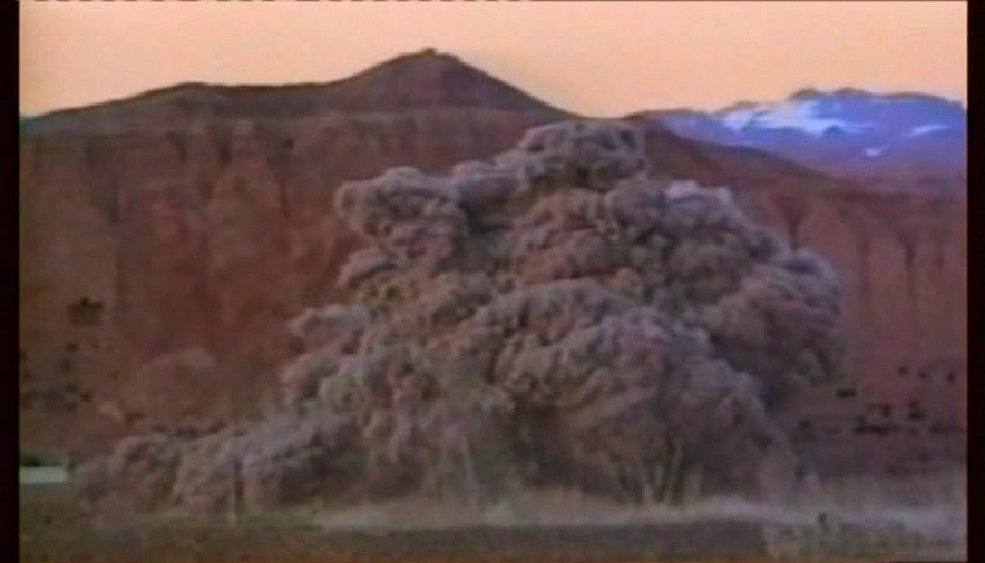 佛在耻辱中倒塌剧照的剧照