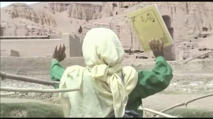 佛在耻辱中倒塌剧照的剧照