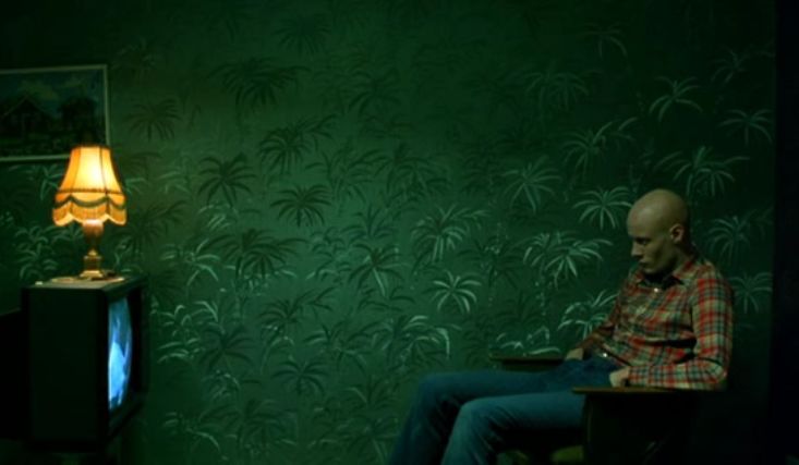 航向热带岛屿的冰山剧照的剧照