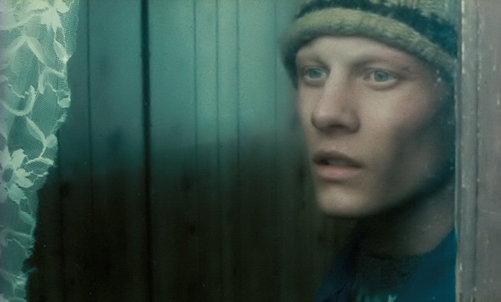 航向热带岛屿的冰山剧照的剧照