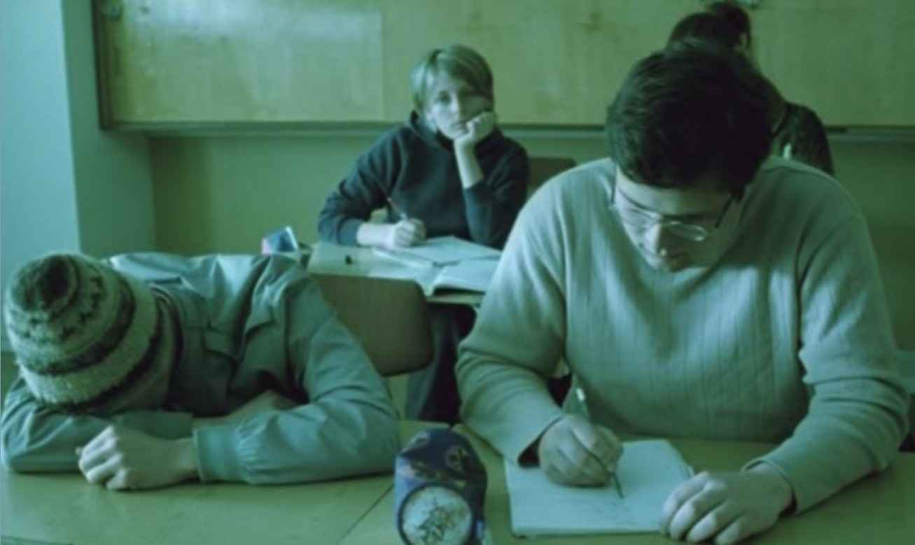 航向热带岛屿的冰山剧照的剧照