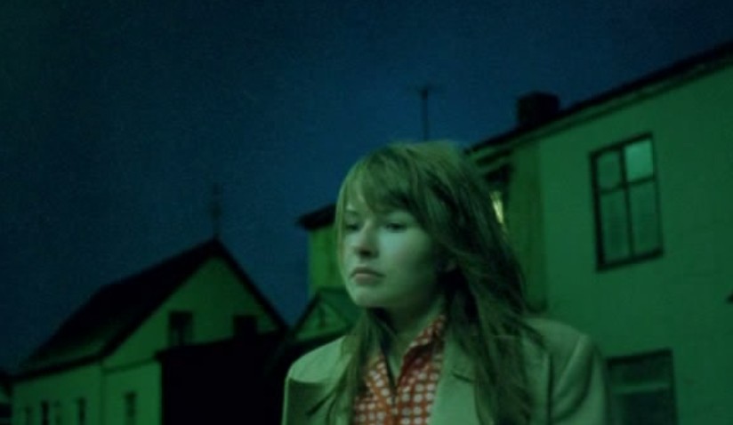 航向热带岛屿的冰山剧照的剧照