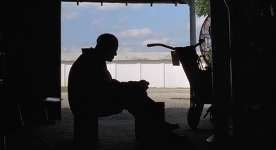 弹簧折刀剧照的剧照