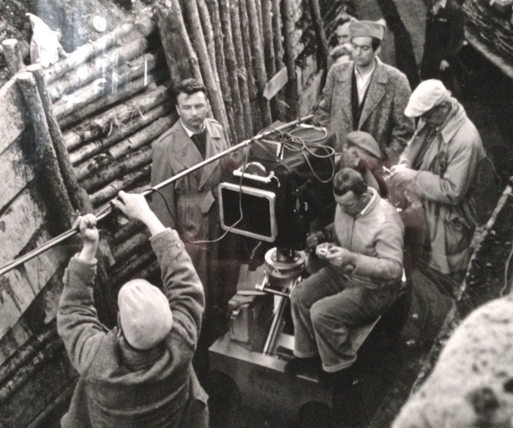 光荣之路剧照的剧照