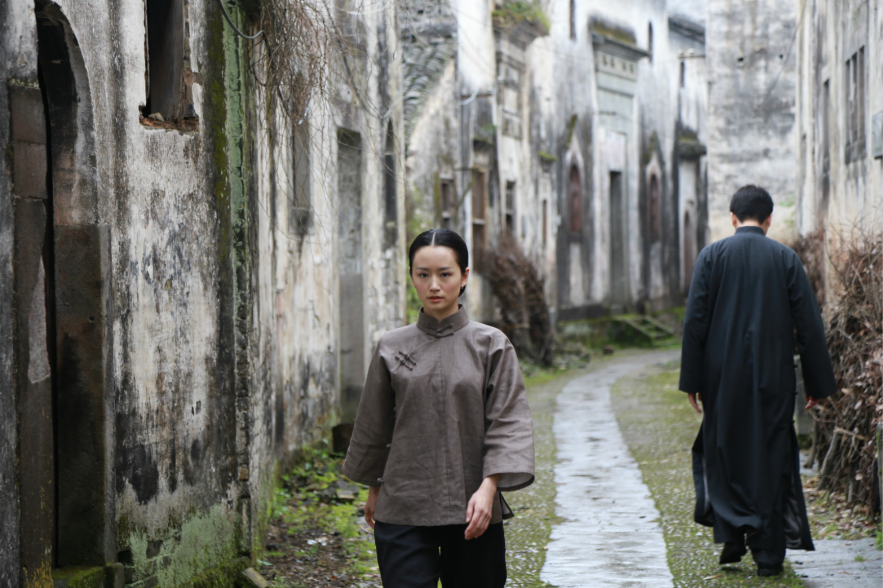 又是一春梨花白剧照的剧照