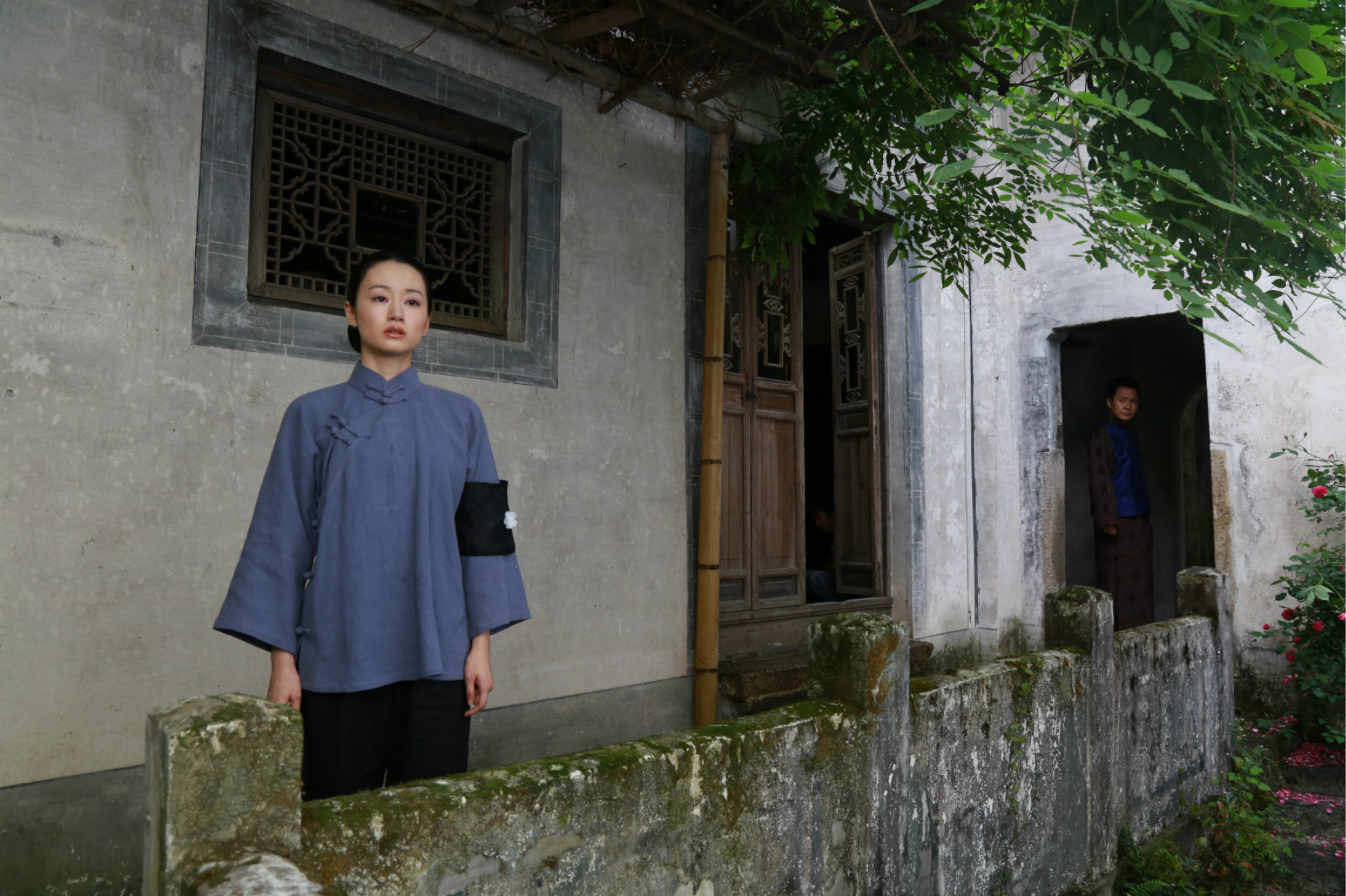 又是一春梨花白剧照的剧照