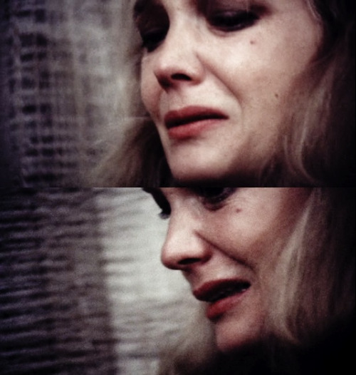 受影响的女人剧照的剧照