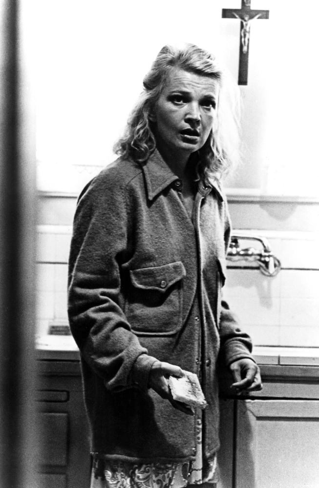 受影响的女人剧照的剧照