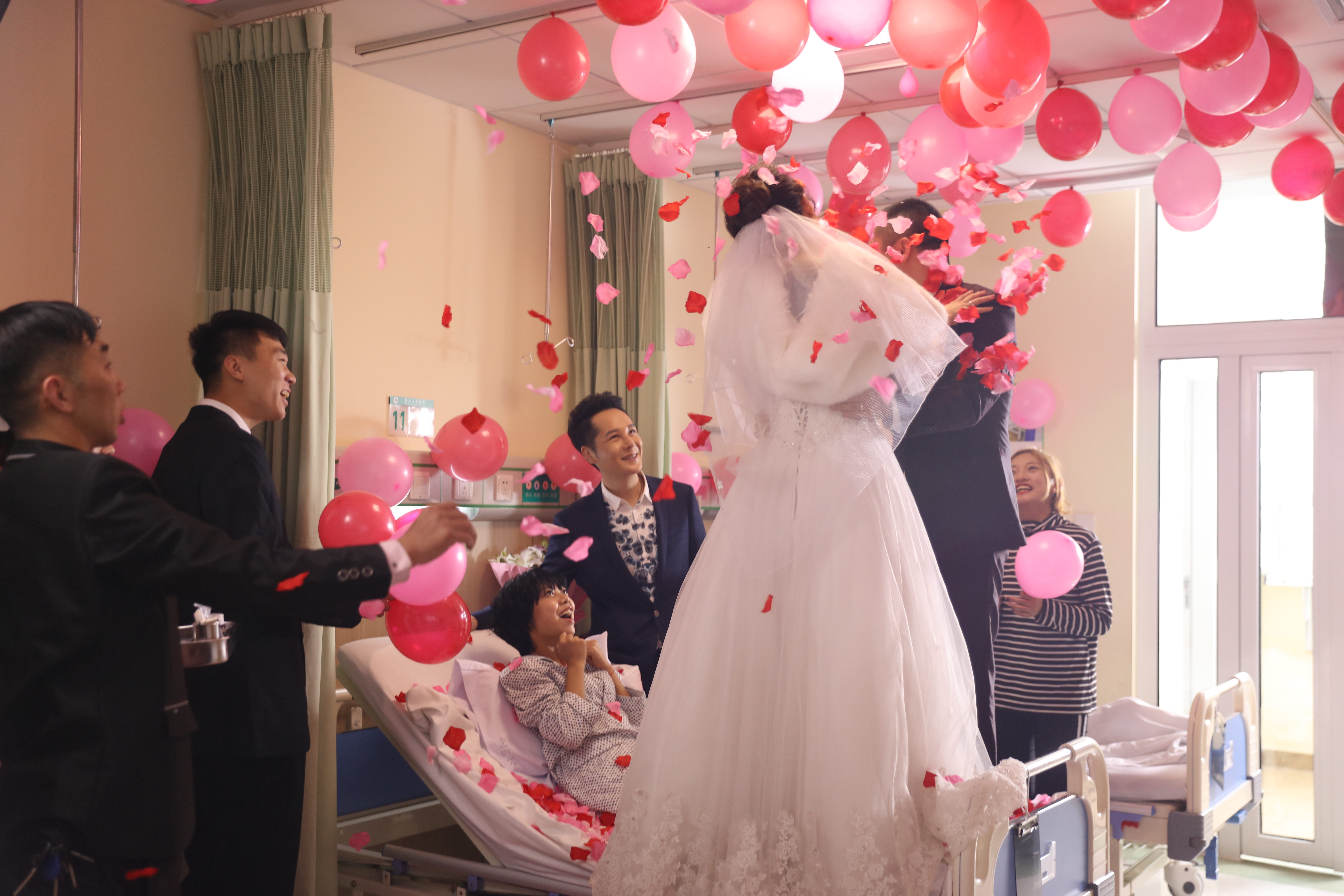 萌宠入殓师剧照的剧照