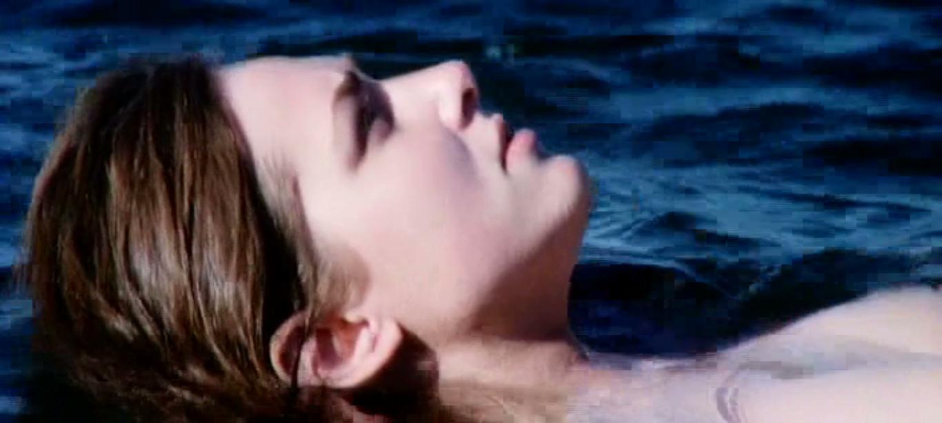 紫日剧照的剧照