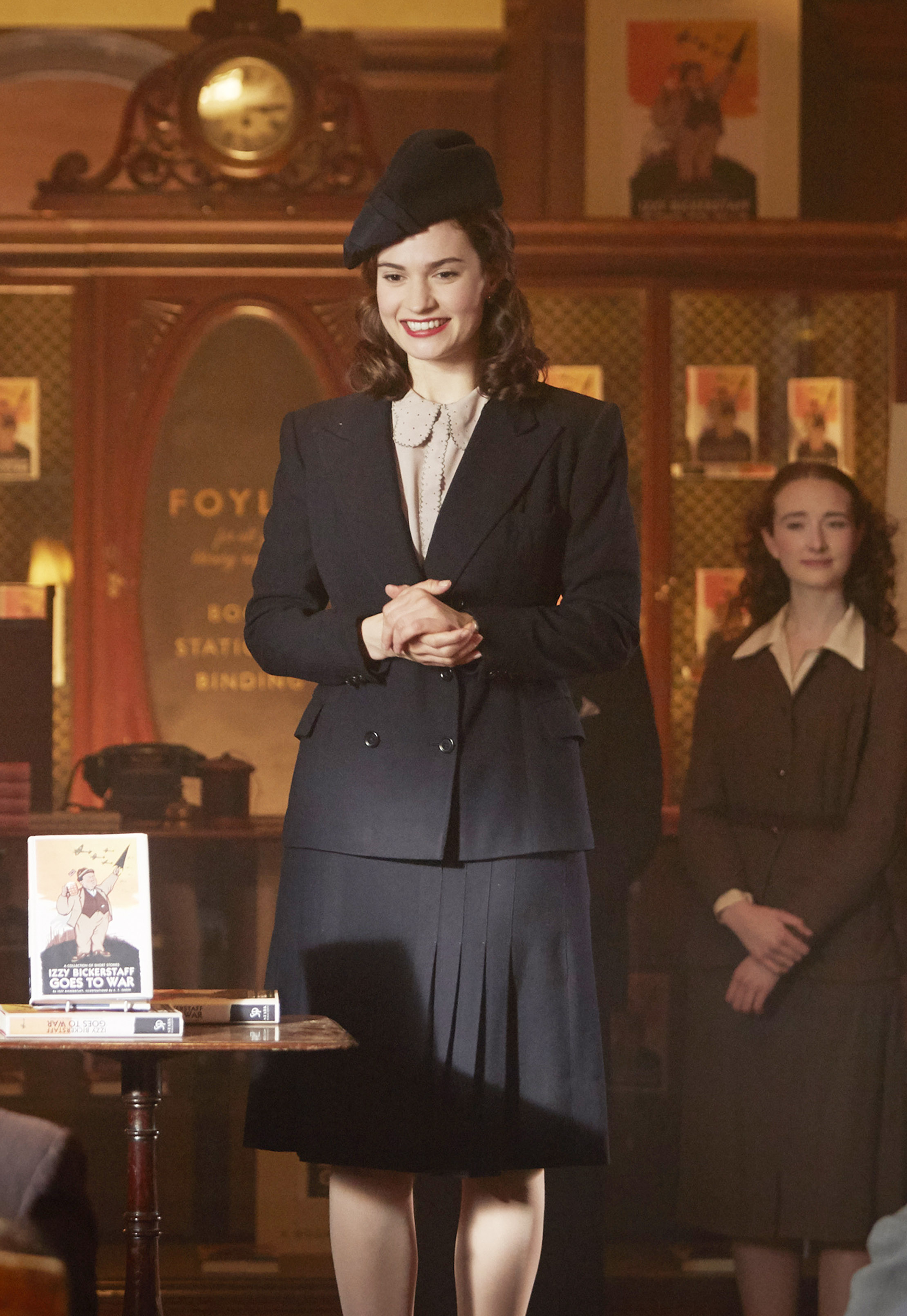 根西岛文学与土豆皮馅饼俱乐部剧照的剧照