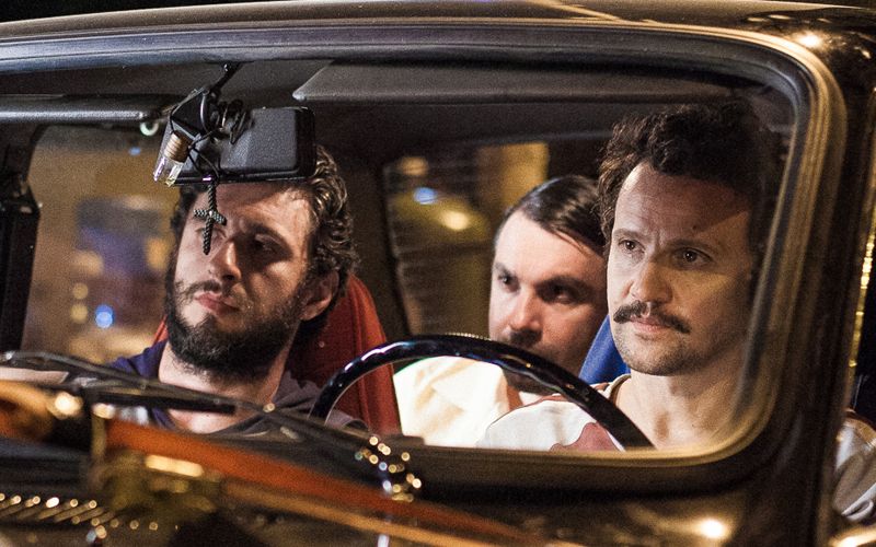 两张彩票剧照的剧照