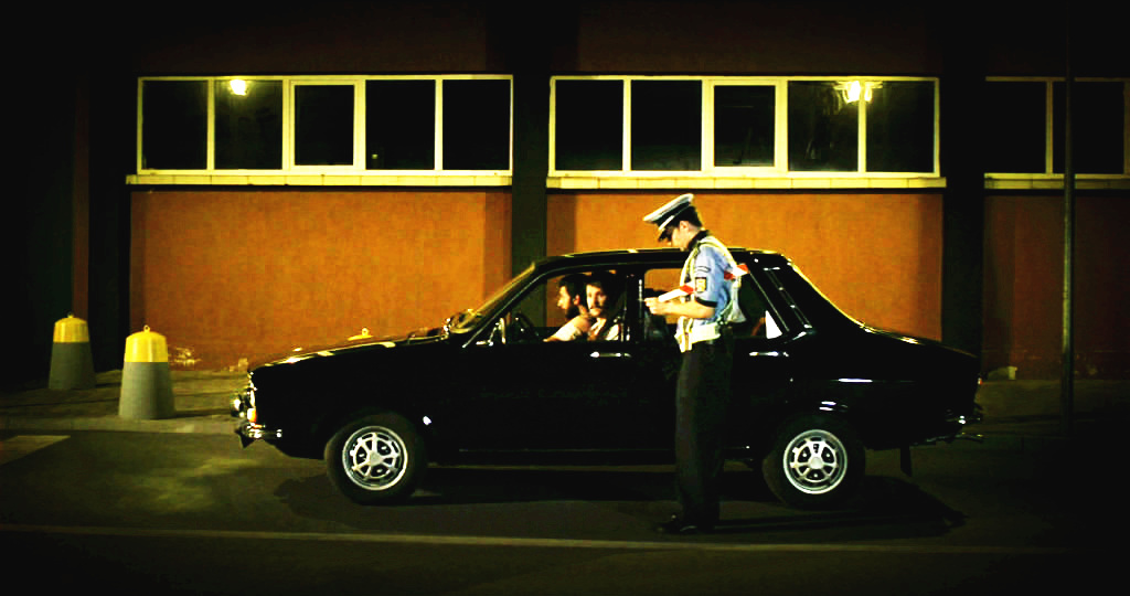 两张彩票剧照的剧照