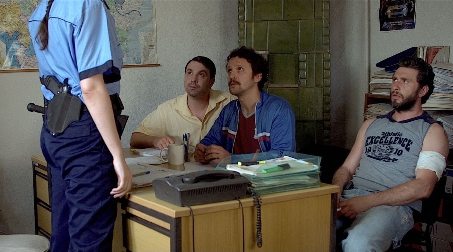 两张彩票剧照的剧照