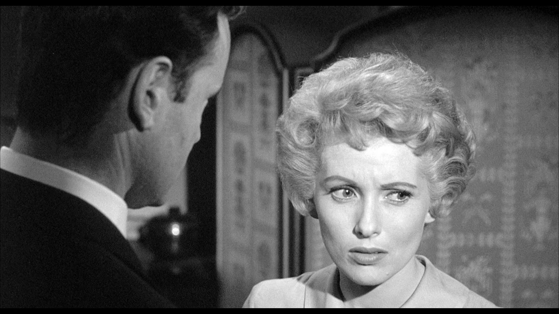 无脸男的诅咒剧照的剧照