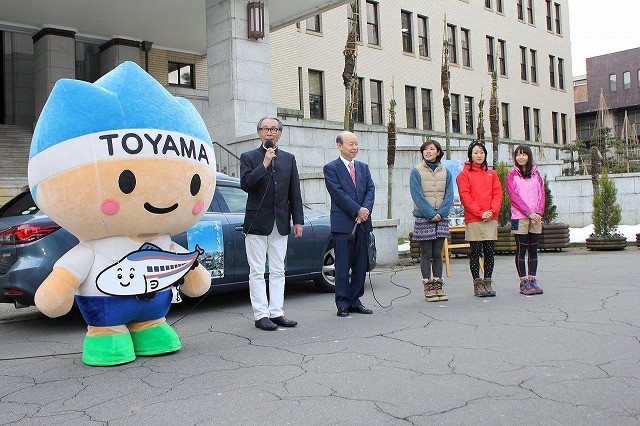 背负春天剧照的剧照