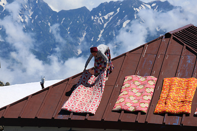 背负春天剧照的剧照