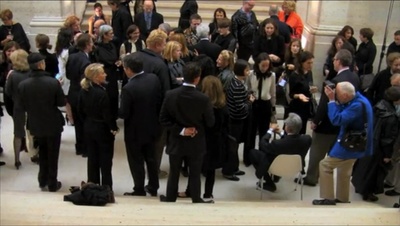 我们都为比尔着盛装剧照的剧照