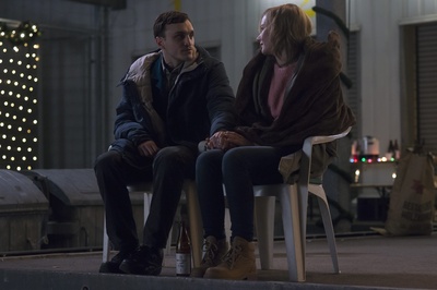 货架之间剧照的剧照