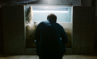 货架之间剧照的剧照