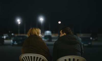 货架之间剧照的剧照