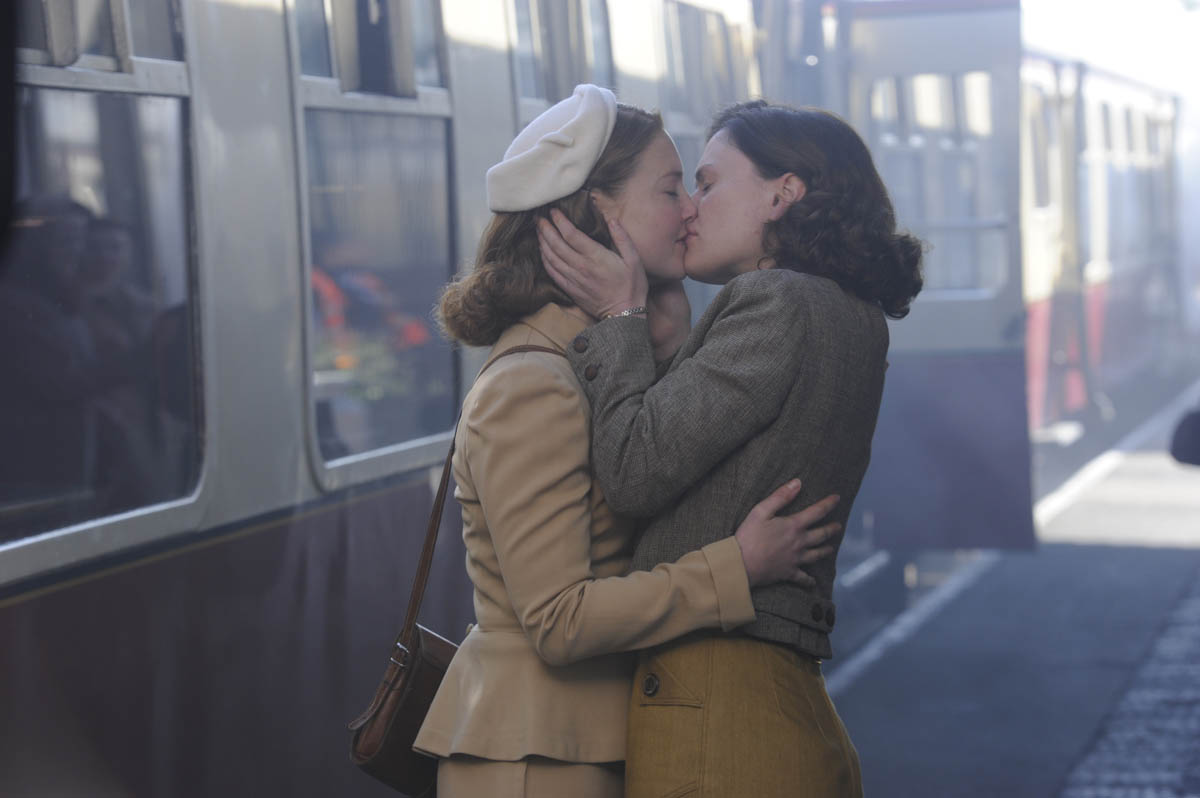 告诉蜜蜂剧照的剧照