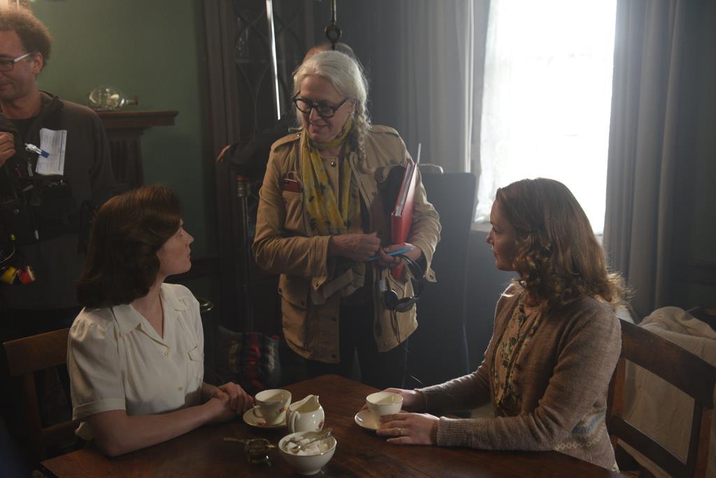 告诉蜜蜂剧照的剧照