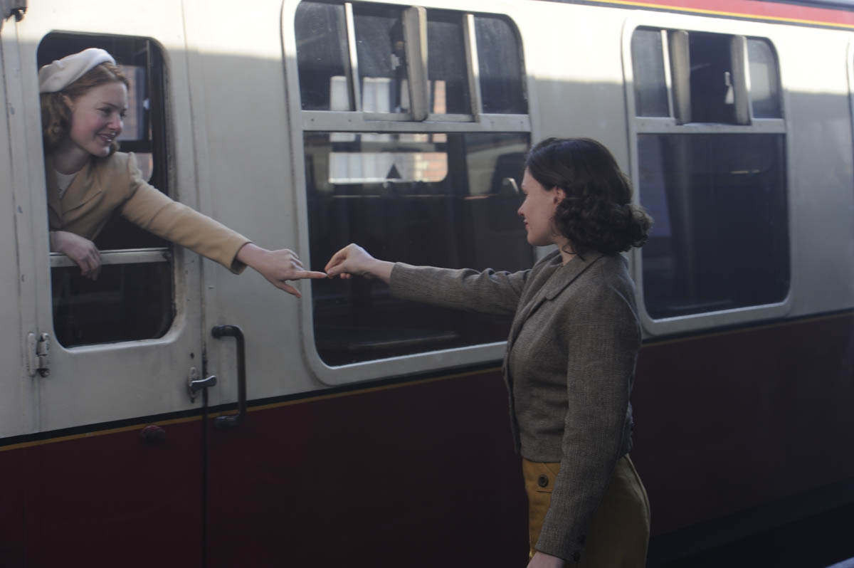 告诉蜜蜂剧照的剧照