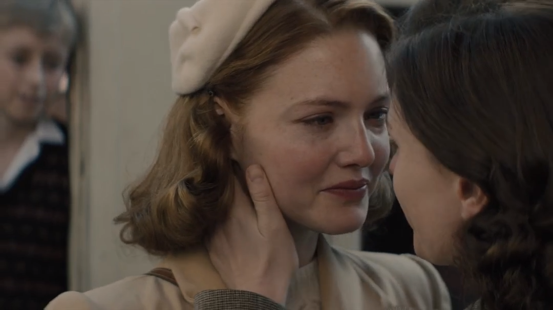 告诉蜜蜂剧照的剧照