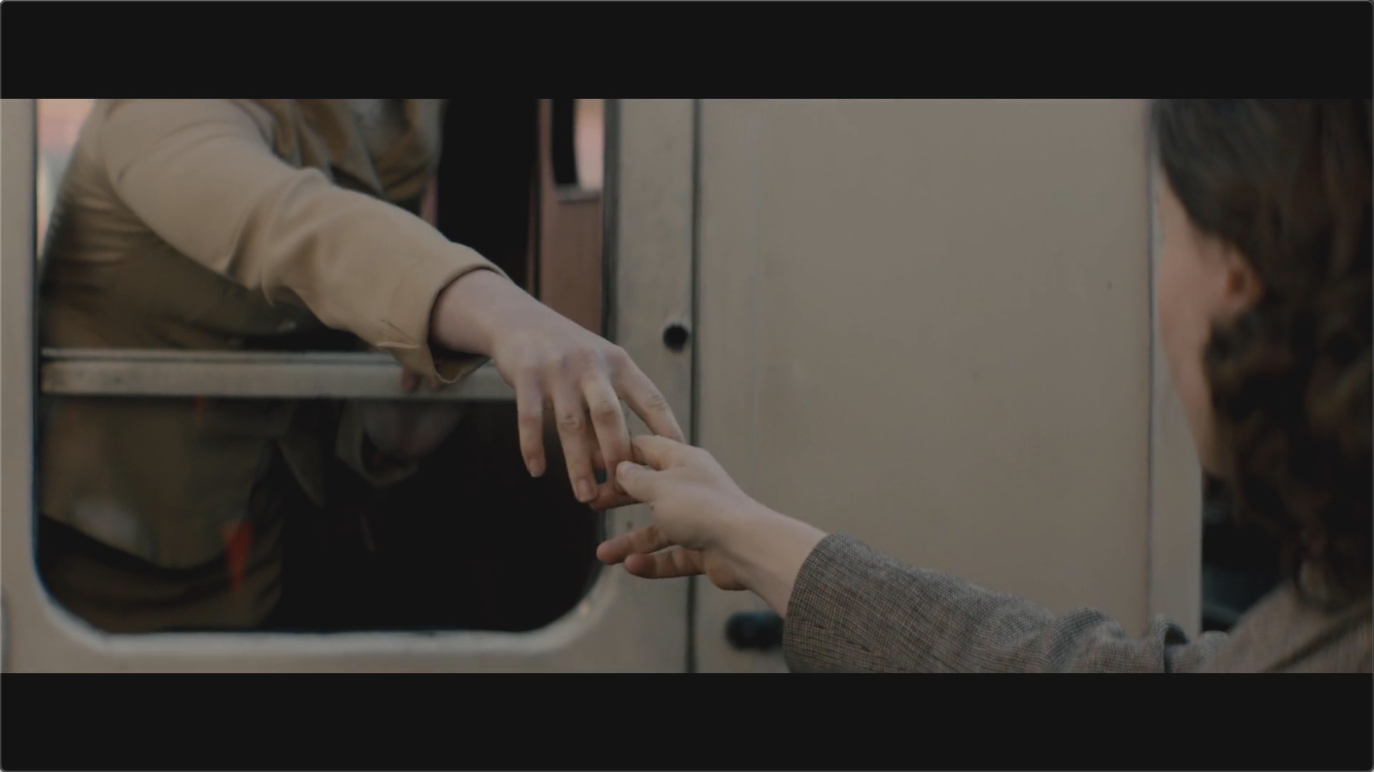 告诉蜜蜂剧照的剧照