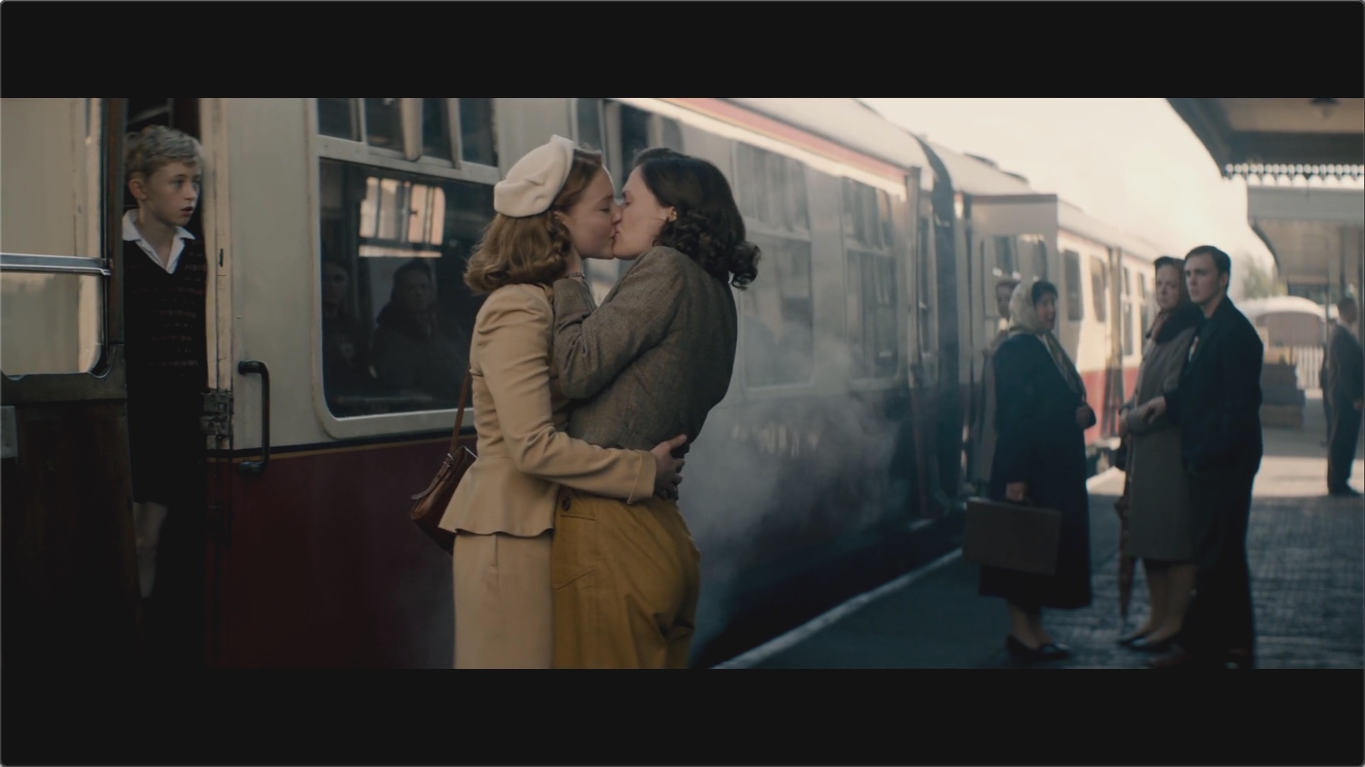 告诉蜜蜂剧照的剧照