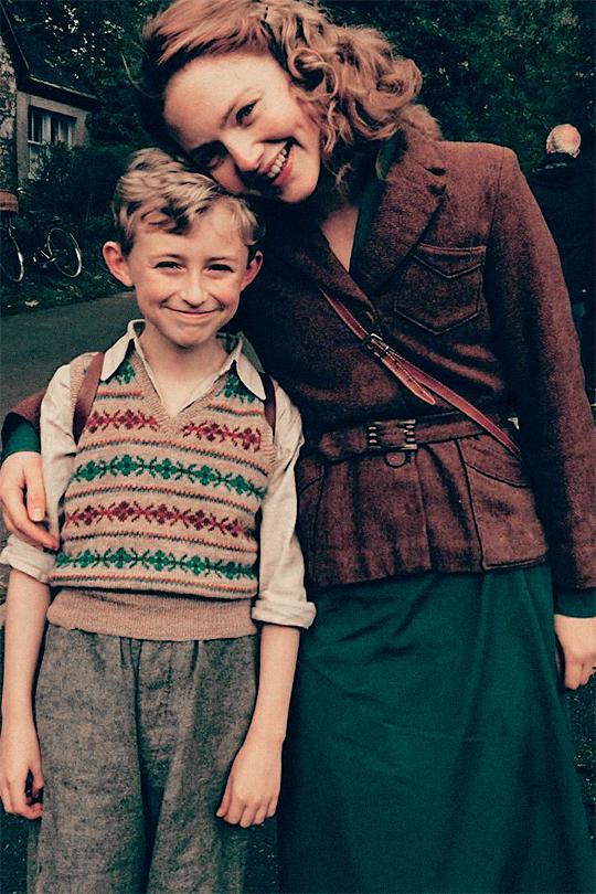 告诉蜜蜂剧照的剧照