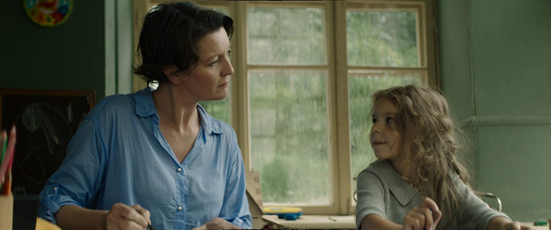 战中女人剧照的剧照