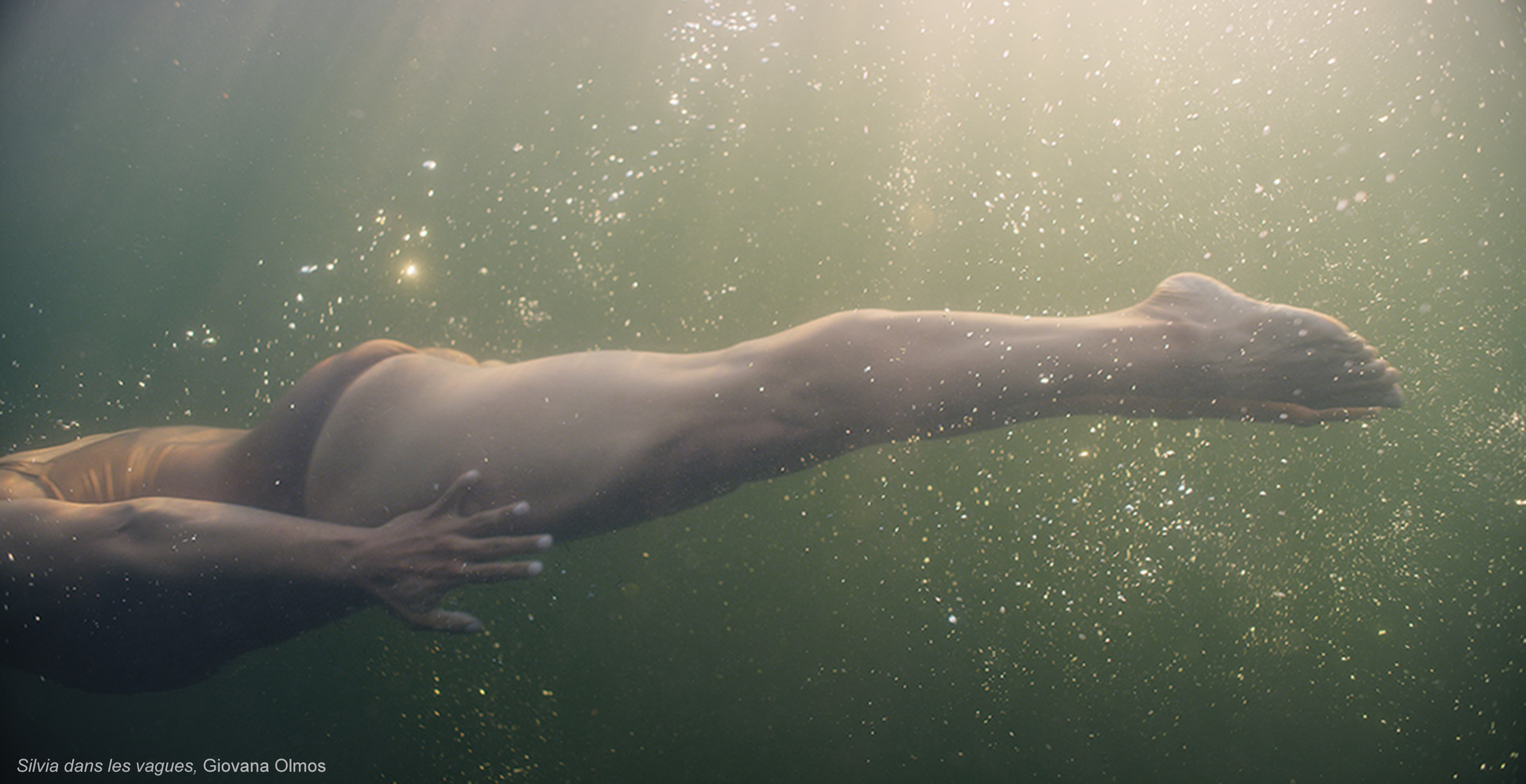 浪花中的西尔维娅剧照的剧照