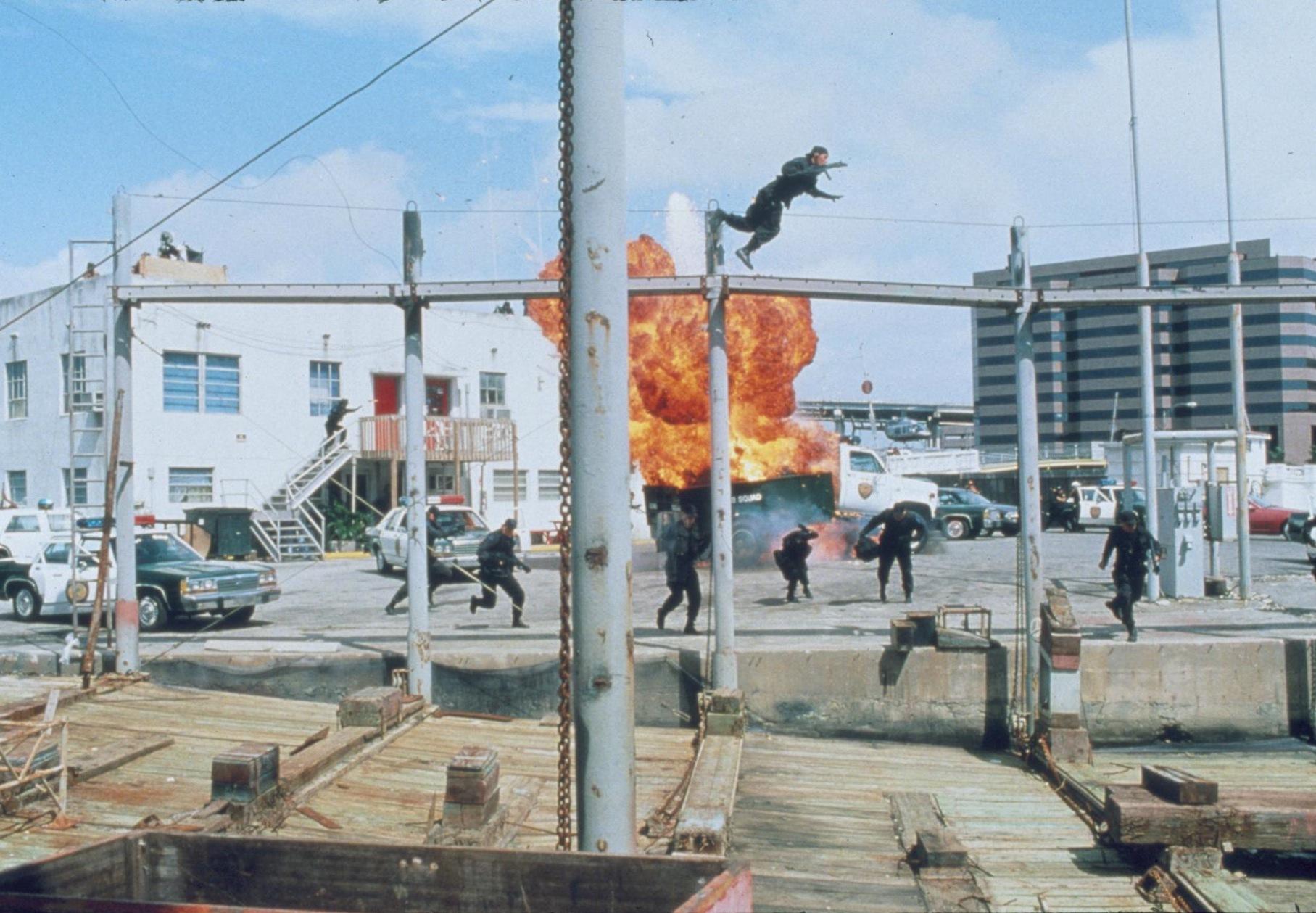 炮弹专家剧照的剧照